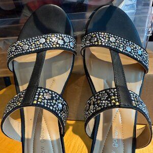 Andrew Geller sandals size 8, Black with silver and gold